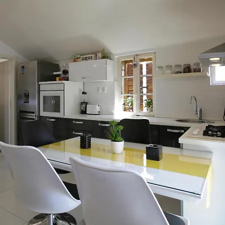 Apartment Style Komiza